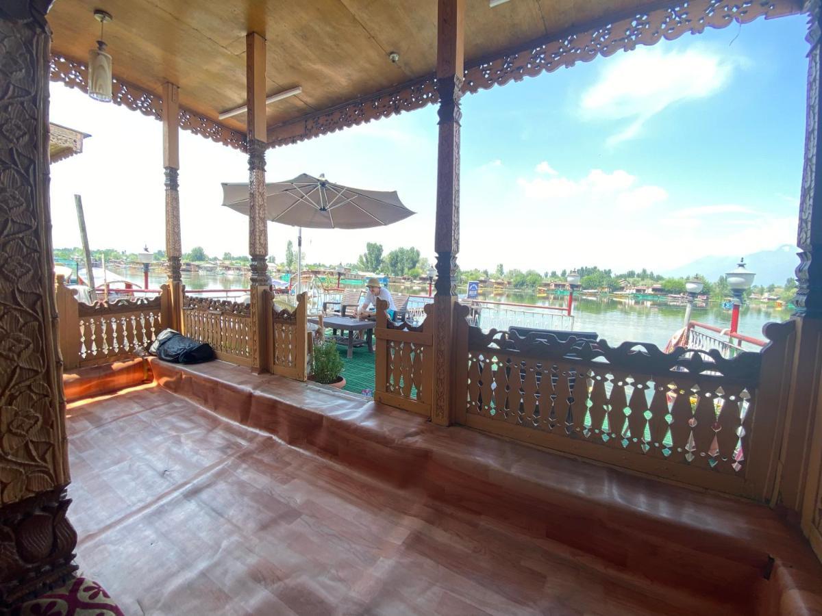 Lake Palace Group Of House Boats Srinagar  Exterior photo