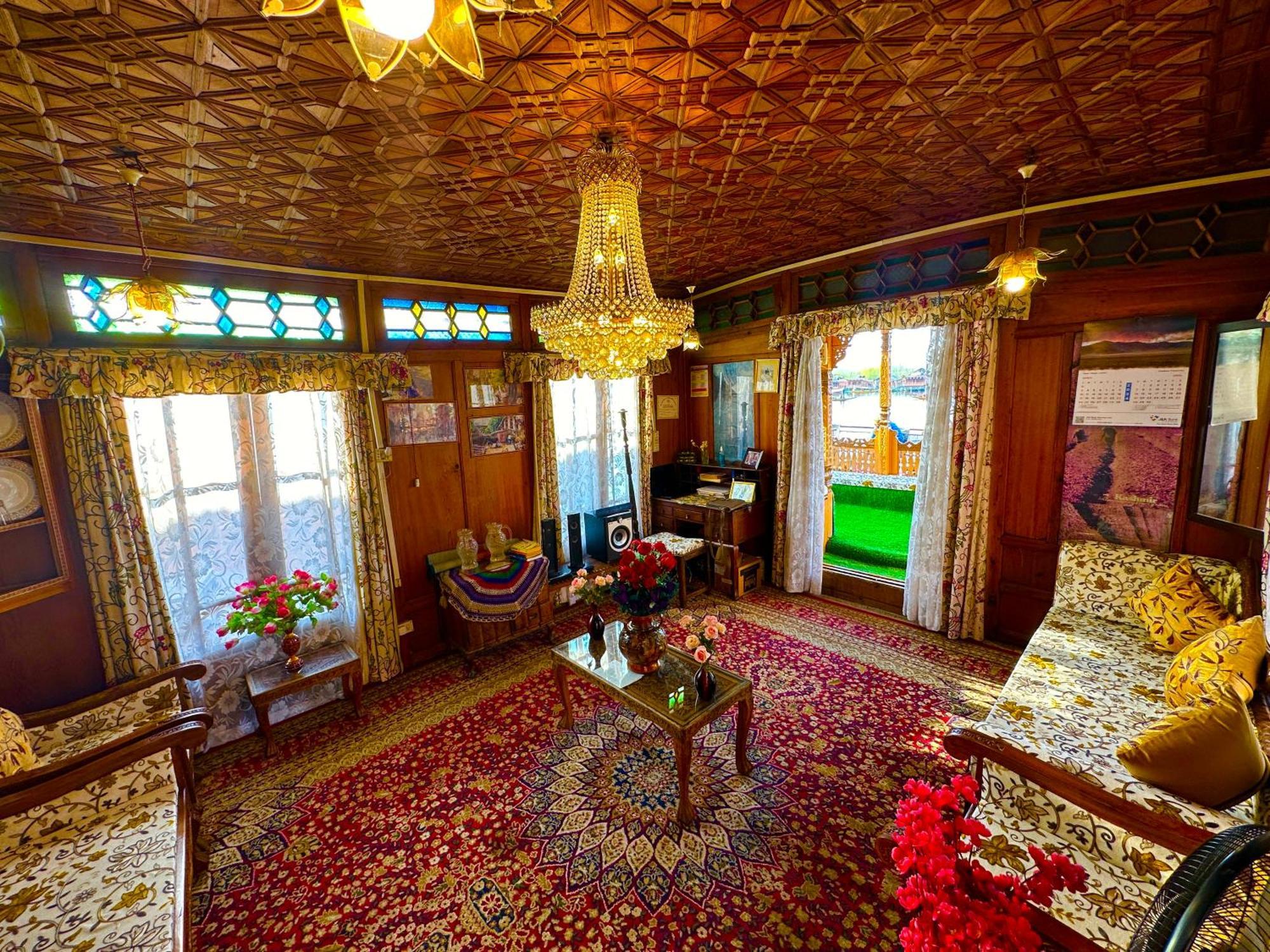Lake Palace Group Of House Boats Srinagar  Exterior photo