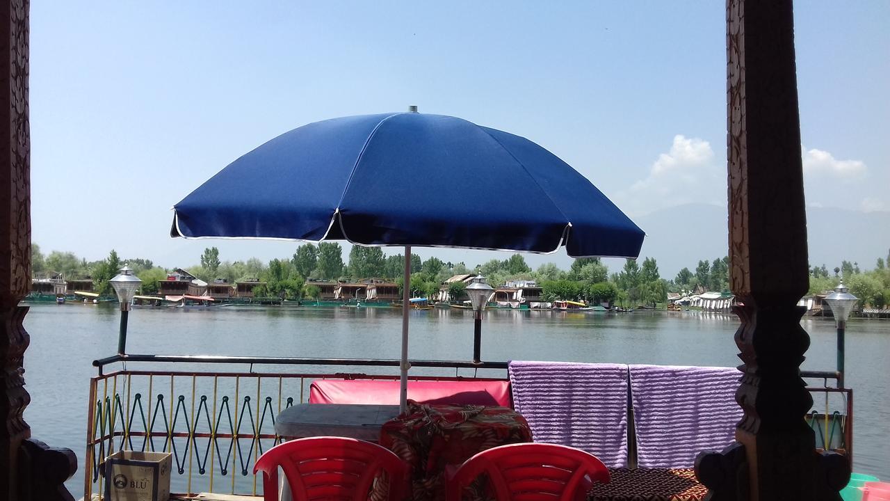Lake Palace Group Of House Boats Srinagar  Exterior photo